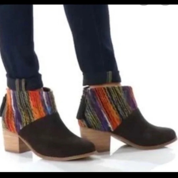 TOMS Leila Chocolate Brown Suede Colorful Yarn Back Zipper Fringe Bootie Sz 8W - Picture 2 of 13